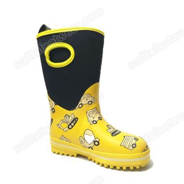 Kerged hingavad laste kummist vihmasaapad